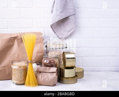 Prodotti di sopravvivenza per situazioni di emergenza Foto Stock