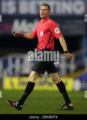 Arbitro Scott Oldham Foto Stock