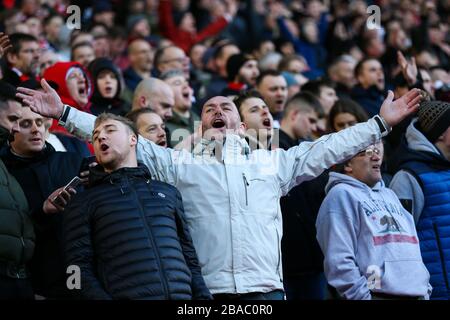 I fan di Nottingham Forest durante il Campionato Sky Bet presso il Trillion Trophy Stadium di St Andrew Foto Stock