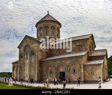 6 luglio 2019 - Bodbe, Georgia - il Monastero di San Nino a Bodbe è una chiesa ortodossa georgiana e altri edifici sacri vicino a Sighnaghi, Kakheti, G. Foto Stock
