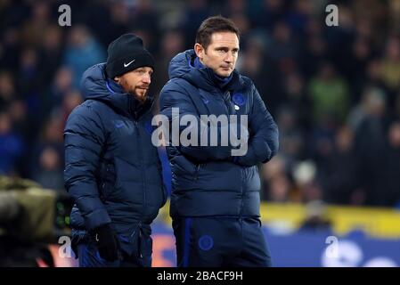 Il manager di Chelsea Frank Lampard (a destra) e l'assistente allenatore Jody Morris Foto Stock