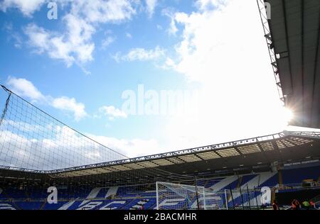 Lo stadio di Birmingham City al sole prima dello Sky Bet Championship presso il Trillion Trophy Stadium di St Andrew Foto Stock