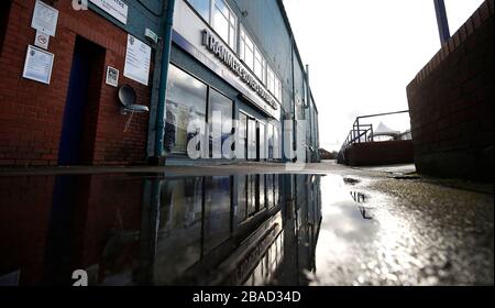 Prenton Park dopo la partita di Liverpool contro il Manchester United è stato chiamato a causa di un campo di acqua loggato. Anche i Trymere Rovers devono giocare a Watford nella fa Cup a questo campo martedì. Foto Stock