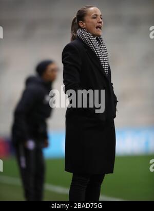 Casey Stoney, responsabile delle donne del Manchester United, sulla linea di contatto Foto Stock