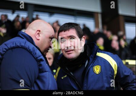 Nigel Clough, responsabile di Burton Albion (a destra) Foto Stock