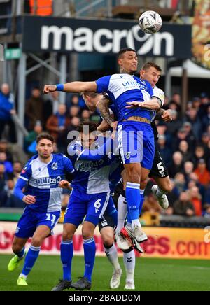 Kyle McFadzean di Coventry City in azione Foto Stock