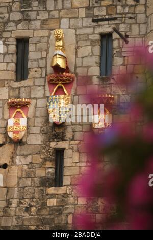 Stemma o stemma sulla parete di Micklegate Bar, York Foto Stock