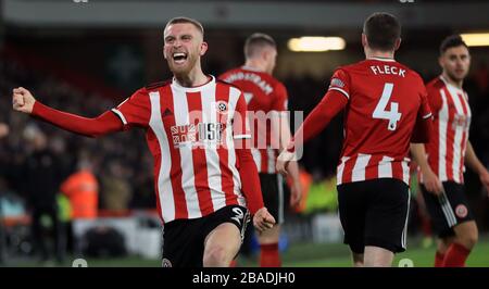Oliver McBurnie di Sheffield United celebra il suo primo obiettivo del gioco Foto Stock