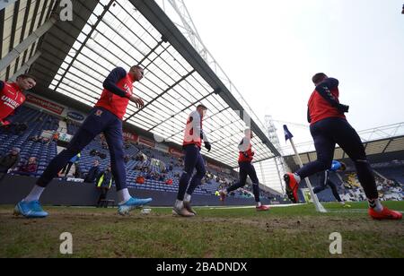 Il team di Middlesbrough si è riscaldato prima della partita contro Preston North End Foto Stock