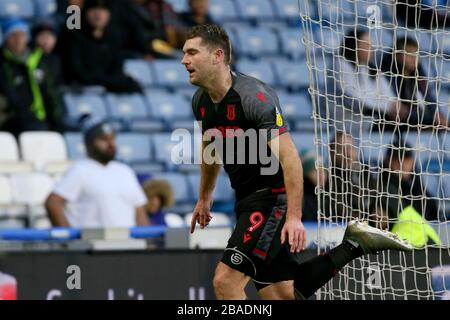 Sam Vokes di Stoke City celebra il suo primo obiettivo del gioco Foto Stock