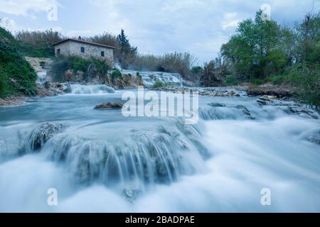 Cascate del Mulino, sorgente geotermica di Saturnia, Saturnia, Grosseto, Toscana, Italia, Europa Foto Stock