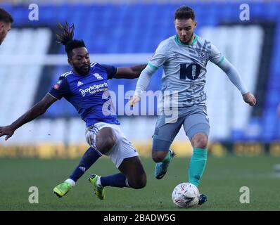 Jacques Maghoma di Birmingham City e Adam Armstrong di Blackburn Rovers durante la partita di fa Cup Third Round al St Andrew's Trillion Trophy Stadium Foto Stock
