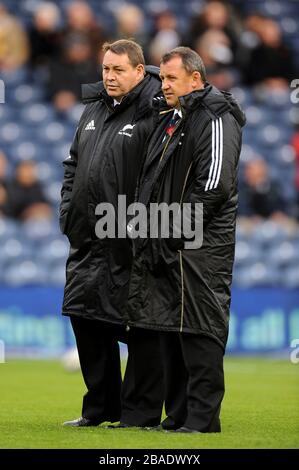 Il capo allenatore neozelandese Steve Hansen (l) e l'assistente allenatore Ian Foster Foto Stock