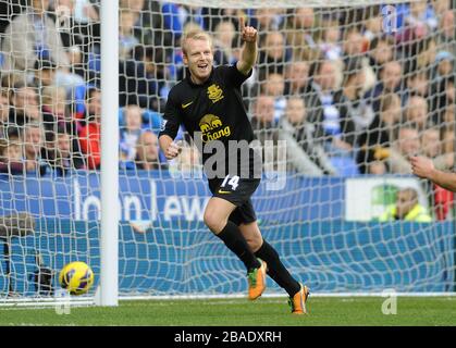 Steven Naismith di Everton celebra il suo obiettivo Foto Stock