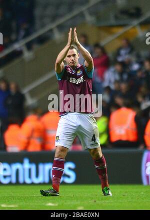 Kevin Nolan del West Ham United festeggia dopo il fischio finale. Foto Stock