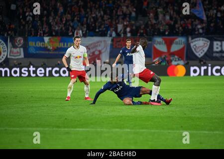 Lipsia, Germania - 10 marzo 2020: Dayot Upamecano ed Erik lamela durante la partita Leipzig vs Tottenham alla Leipzig Arena Foto Stock