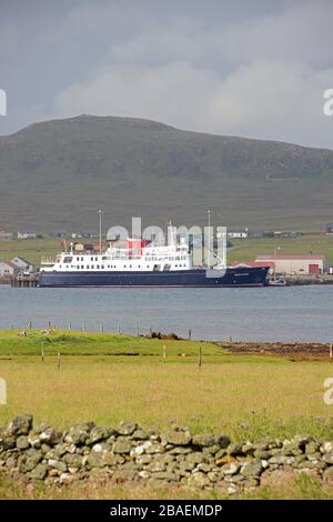 PRINCIPESSA EBRIDEA ORMEGGIATA A BALTASOUND, UNST, ISOLE SHETLAND, SCOZIA Foto Stock