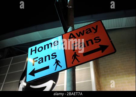 Una vista generale della Ricoh Arena di notte, casa di Coventry City Foto Stock