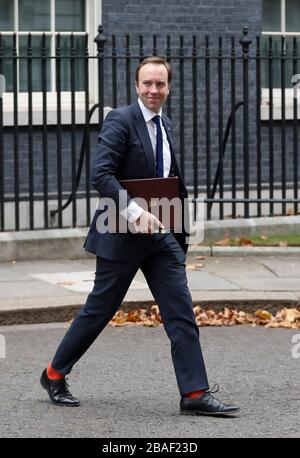 (200327) -- LONDRA, 27 marzo 2020 (Xinhua) -- Foto del file scattata il 26 novembre 2018 mostra il Segretario della Salute britannico Matt Hancock lasciando 10 Downing Street dopo una riunione del gabinetto a Londra, Gran Bretagna. Matt Hancock il Venerdì ha detto di aver testato positivo per COVID-19 dopo che il primo Ministro Boris Johnson è stato confermato di avere il romanzo coronavirus. (Xinhua/Han Yan) Foto Stock