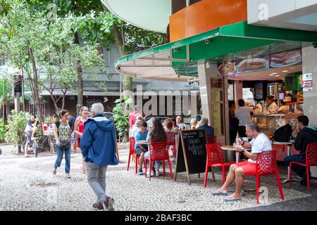 Alfresco Cafe su Rua Visconde de Pirajá a Ipanema, Rio - Brasile Foto Stock