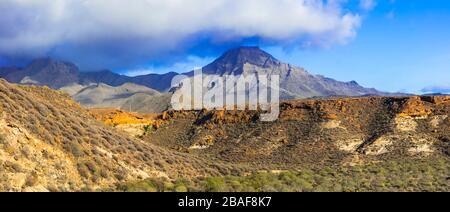 Impressionante paesaggio vulcanico di Tenerife, Isole Canarie, Spagna. Foto Stock