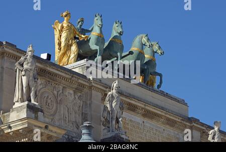 Arco trionfale sulla Place du Carrousel a Parigi, Francia Foto Stock
