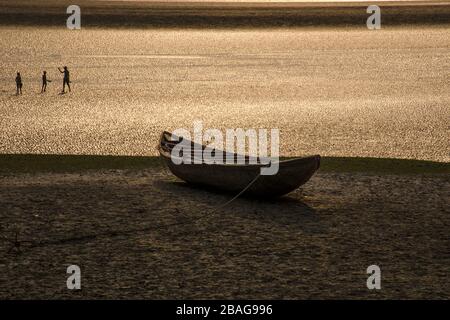 ora d'oro al letto del fiume matla che inscatola l'india occidentale del bengala Foto Stock