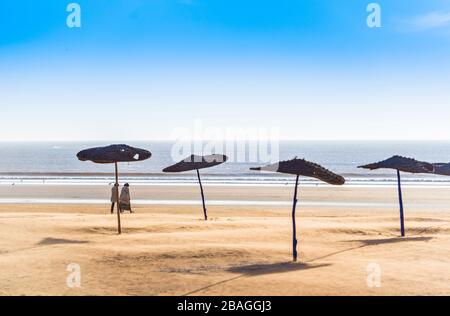 Vista sulla spiaggia di sabbia, Essaouira, Marocco. Copiare lo spazio per il testo Foto Stock