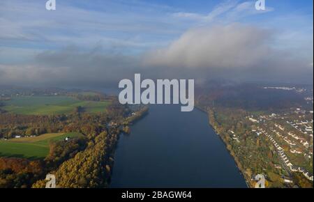 lago Baldeneysee tra distretti Fischlaken e la Ruhr, 20.11.2013, vista aerea, Germania, Nord Reno-Westfalia, Ruhr Area, Essen Foto Stock