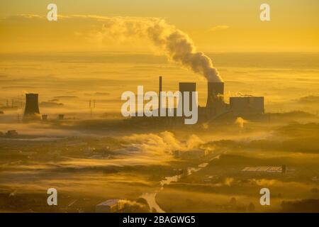 , alba sulla centrale a carbone di RWE nel distretto di Schmehausen, 11.12.2013, vista aerea, Germania, Renania settentrionale-Vestfalia, Ruhr Area, Hamm Foto Stock