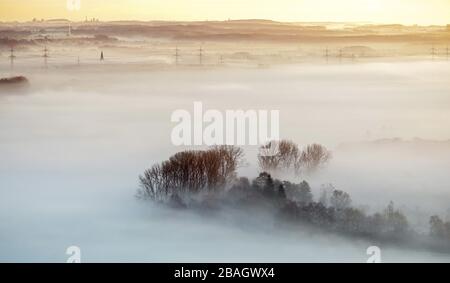 , nebbia mattutina sul fiume Lippe all'alba, 11.12.2013, vista aerea, Germania, Renania Settentrionale-Vestfalia, Area della Ruhr, Hamm Foto Stock