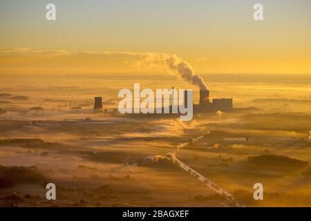 , alba sulla centrale a carbone di RWE nel distretto di Schmehausen, 11.12.2013, vista aerea, Germania, Renania settentrionale-Vestfalia, Ruhr Area, Hamm Foto Stock