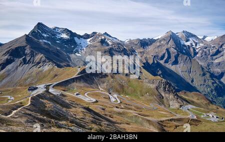 I piloti volevano: Serie di tornanti vicino a Edelweiss-Spitze sulla strada alpina Grossglockner in Austria Foto Stock