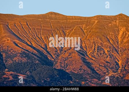 Gjere montagna al tramonto vista da Gjirokaster Albania Foto Stock