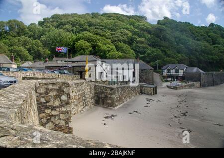 The Rashleigh Inn at Polkerris, Par in Cornwall, Inghilterra, Regno Unito Foto Stock