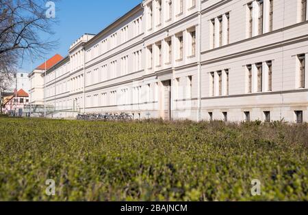 Potsdam, Germania. 25 Marzo 2020. Il centro di giustizia con sede della corte distrettuale, della corte regionale e della pubblica procura. Credit: Soeren Stache/dpa-Zentralbild/ZB/dpa/Alamy Live News Foto Stock