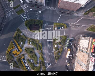 Milano, Italia. 28 Marzo 2020. Il drone di Milano riprende le strade e le piazze deserte per la quarantena del Coronavirus COVID19, scatto panoramico di Piazzale Loreto (Davide Salerno/Fotogramma, Milano - 2020-03-28) p.s. la foto e' utilizzabile nel rispetto del contesto in cui e' stata vista, E senza intenzione diffamatorio del decore delle persone rappresentate Credit: Independent Photo Agency Srl/Alamy Live News Foto Stock