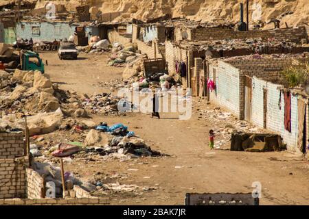 Street al Cairo Cestino città Foto Stock