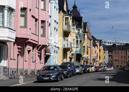 Architettura Art Nouveau edifici del quartiere di Eira nel centro di Helsinki Finlandia, giugno 2019. Splendidi quartieri colorati con edifici unici. Foto Stock