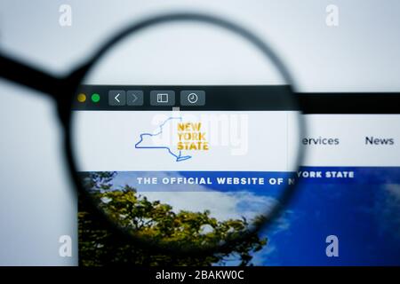 Los Angeles, California, USA - 25 Giugno 2019: Editoriale illustrativo della homepage del sito dello stato di New york. Lo stato di New york è visibile sullo schermo del display Foto Stock