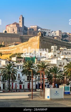 Dalt Vila città vecchia skyline, Ibiza, Isole Baleari, Spagna Foto Stock