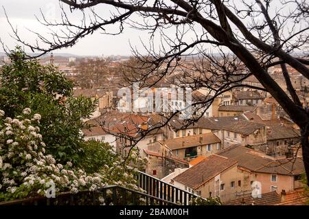 Avignone dai giardini Rocher des Doms nel sud della Francia. Foto Stock