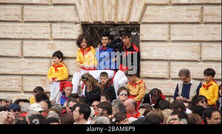 Festival di Ceri, 2010, Piazza Grande, Gubbio, Umbria, Italia. Foto Stock