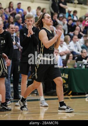 Azione di basket con Kuna vs Mosca High School a Boise, Idaho. Foto Stock