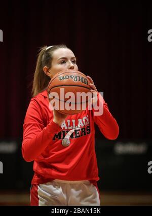 Azione di basket con Genesee vs Wallace High School a Coeur d'Alene, Idaho, al North Idaho College. Foto Stock