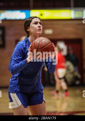 Azione di basket con Genesee vs Wallace High School a Coeur d'Alene, Idaho, al North Idaho College. Foto Stock