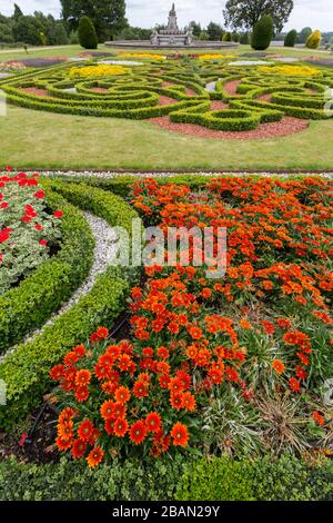 Giardini formali, Witley Court, Worcestershire, Inghilterra, Regno Unito Foto Stock