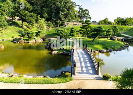 Gyokuseninmaru è uno splendido Japanesegarden situato vicino al Castello di Kanazawa, Giappone Foto Stock