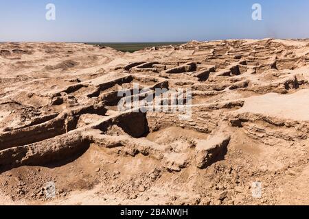 Kampirtepa, Kampir Tepa, Kampirtepe, Kampir Tepe, città antica e porto del fiume Amu Darya, Termez, regione di Surxondaryo, Uzbekistan, Asia centrale, Asia Foto Stock