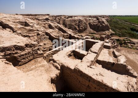 Kampirtepa, Kampir Tepa, Kampirtepe, Kampir Tepe, città antica e porto del fiume Amu Darya, Termez, regione di Surxondaryo, Uzbekistan, Asia centrale, Asia Foto Stock